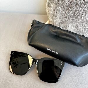 Gentle Monster “Her” Unisex Oversized Black Sunglasses